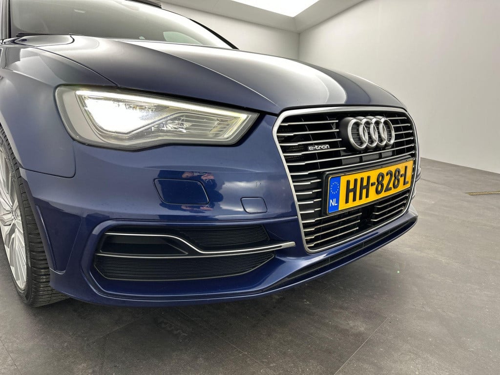 Audi A3 sportback 1.4 e-tron phev s-line pano acc lane