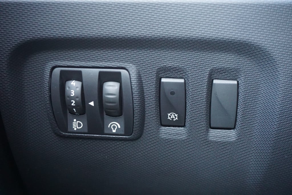 Renault Captur 0.9 tce dynamique airco / navi / parkeers. / lm velgen / tre