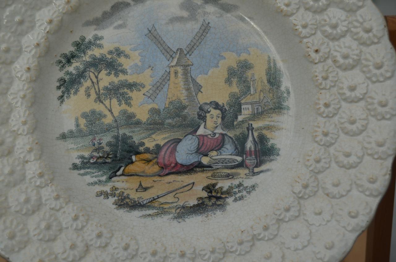 4 Porseleinen kinderbordjes W.S & Co 'Pastimes' ca. 1850