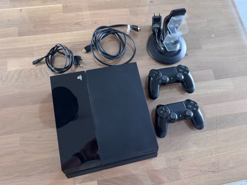 Te koop: playstation 4 met grote collectie fifa spellen ZGAN