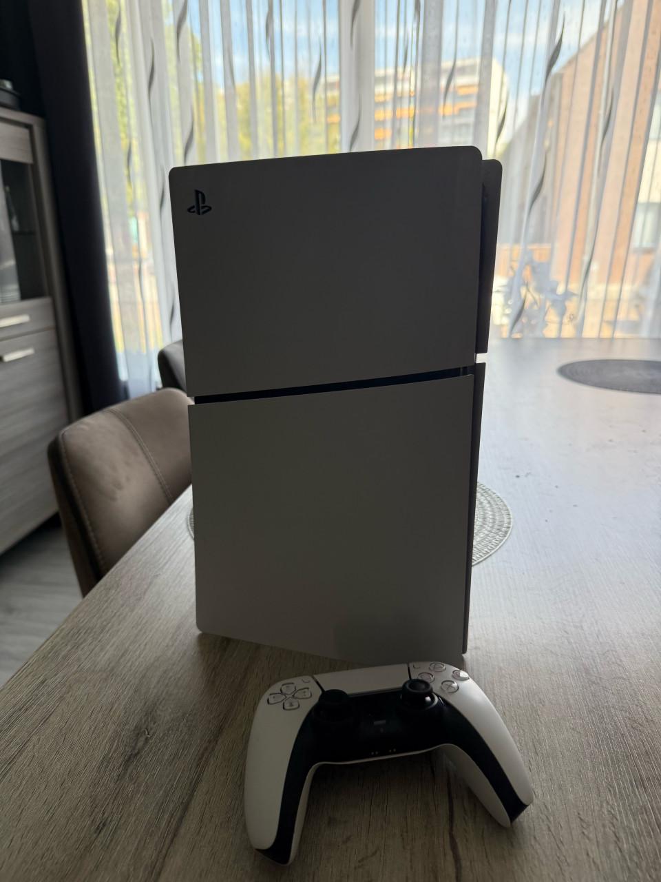 Te koop: PlayStation 5 Slim Digital 1TB