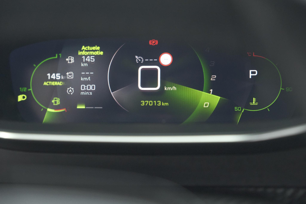 Peugeot 208 puretech 100 eat8 allure | camera | apple carplay | navigatie |