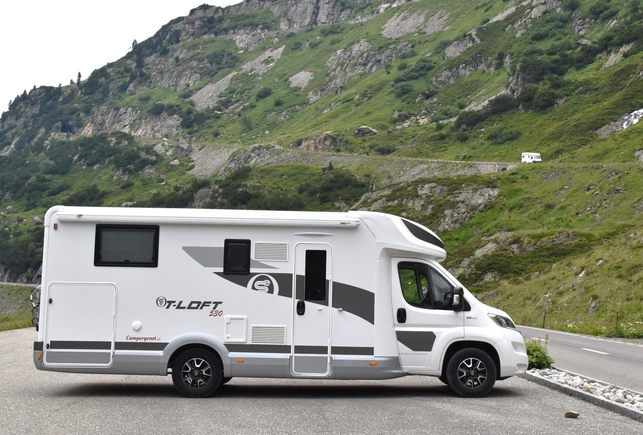 TE KOOP luxe half-integraal camper Elnagh T-Loft 530