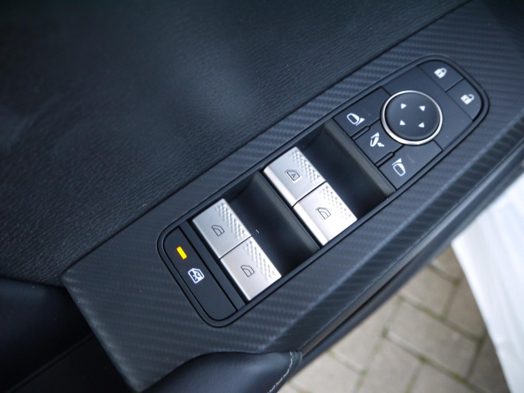Mitsubishi Outlander 2.4 phev intense