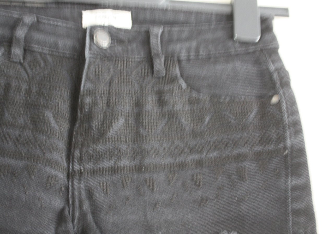Zwarte korte broek met borduursel maat s