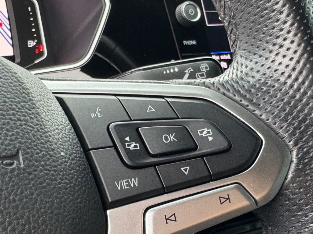 Volkswagen T-cross 1.0 tsi r-line * carplay * camera * 18 inch * nap