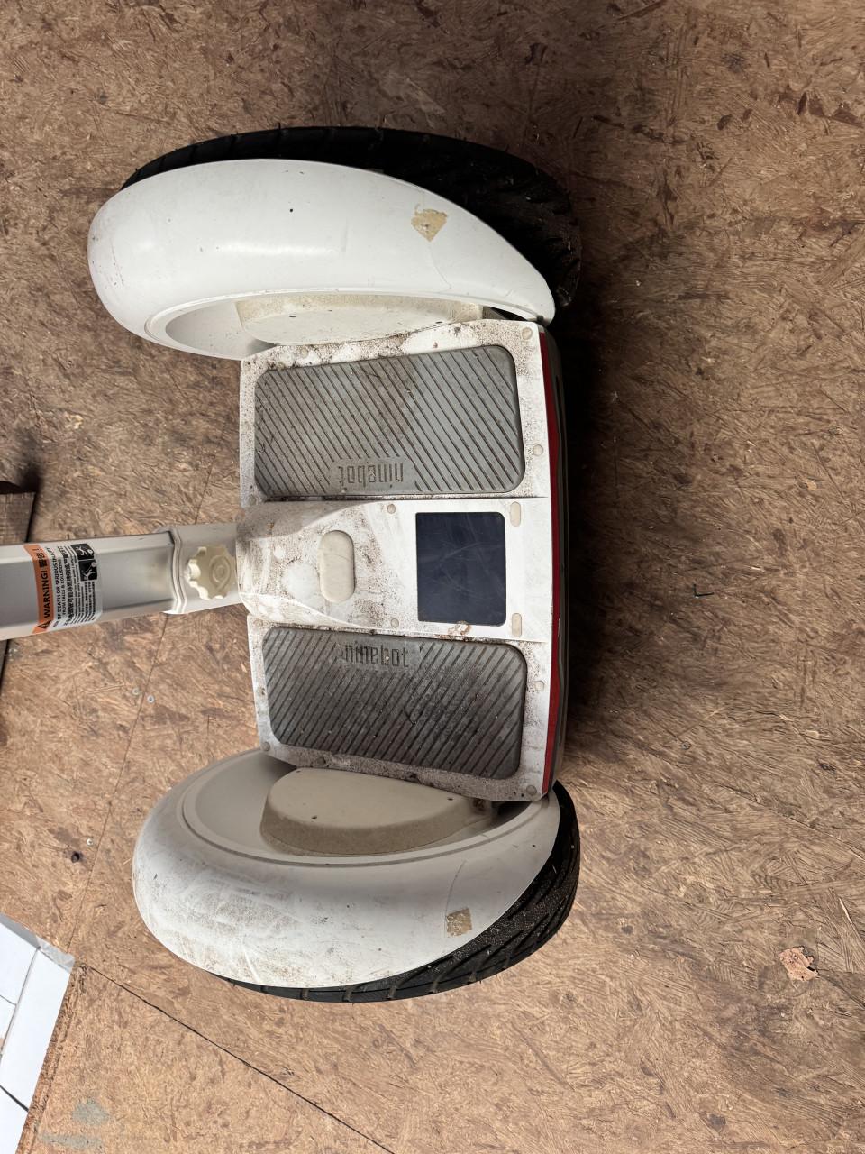 Ninebot met 2 defecte accu's