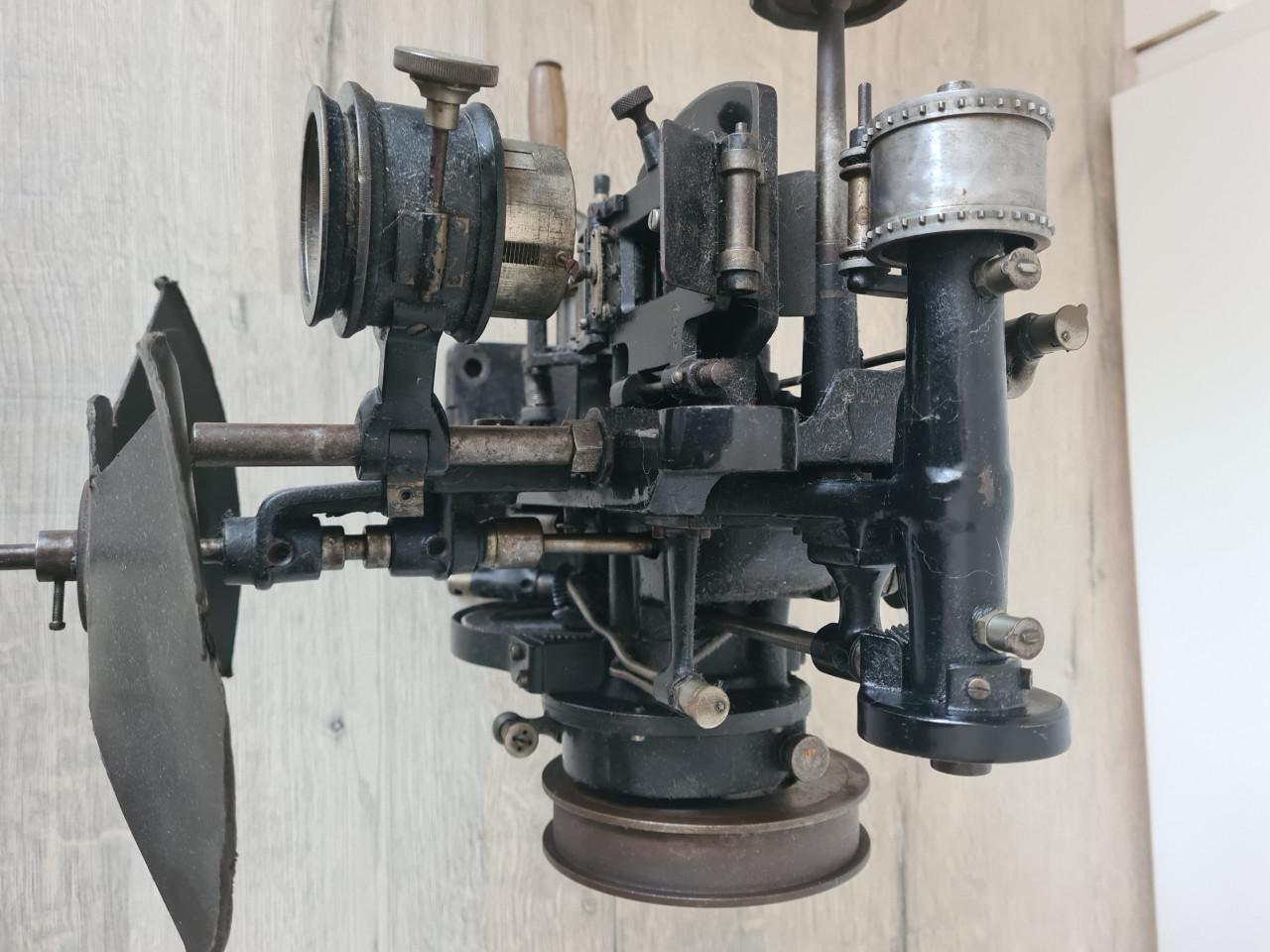 Oude 36 mm filmprojector onderdeel