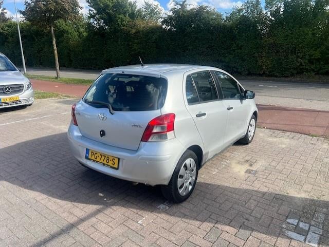 Toyota Yaris 1.0 vvti cool