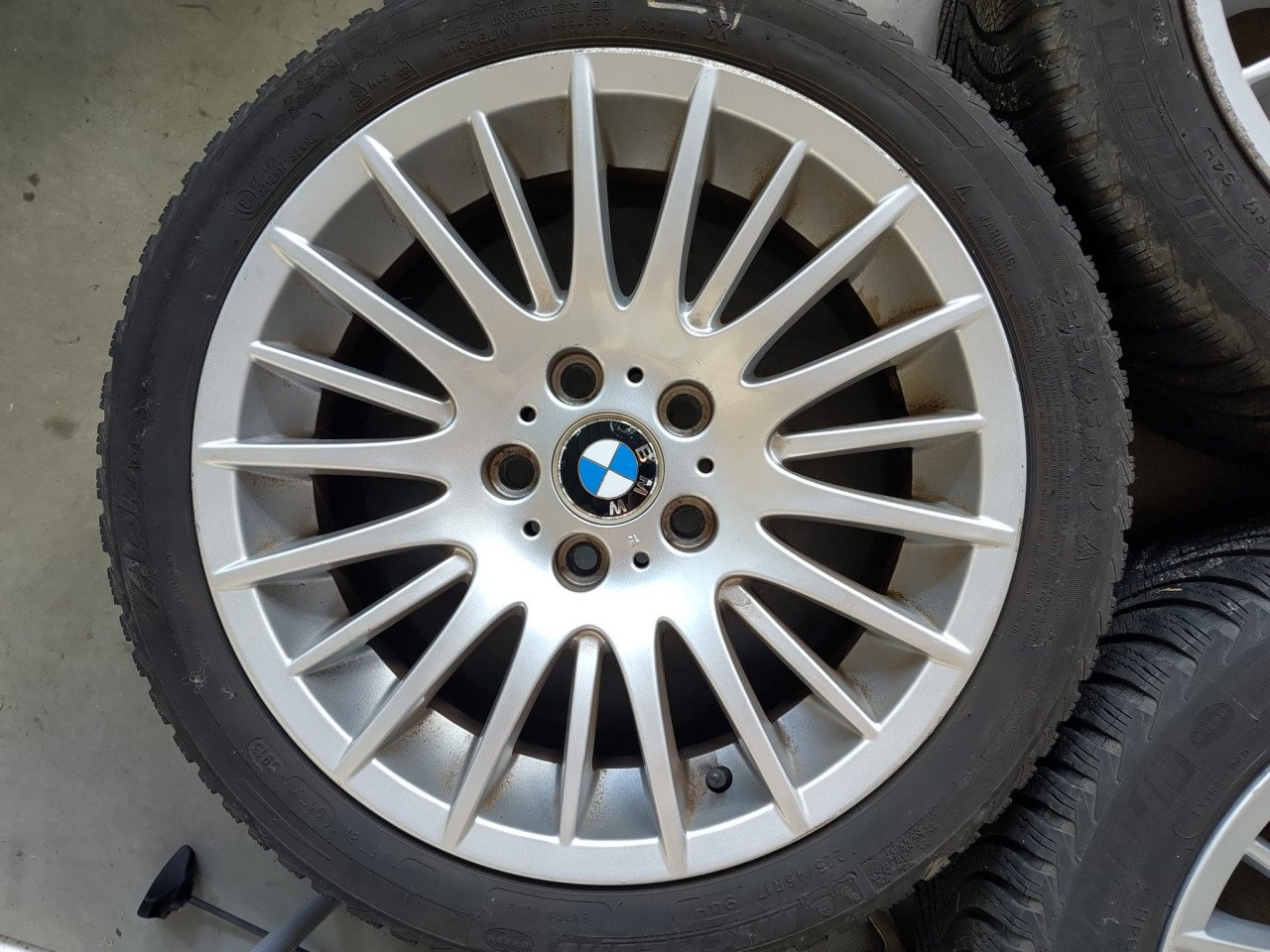 17 inch Lichtmetalen velgen + gebruikte banden maat 225/45/R17