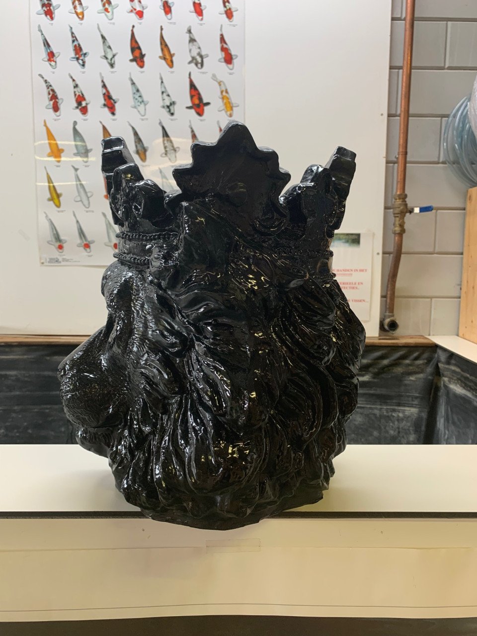 Bloempot Leeuwenkop Zwart kroon detail groot