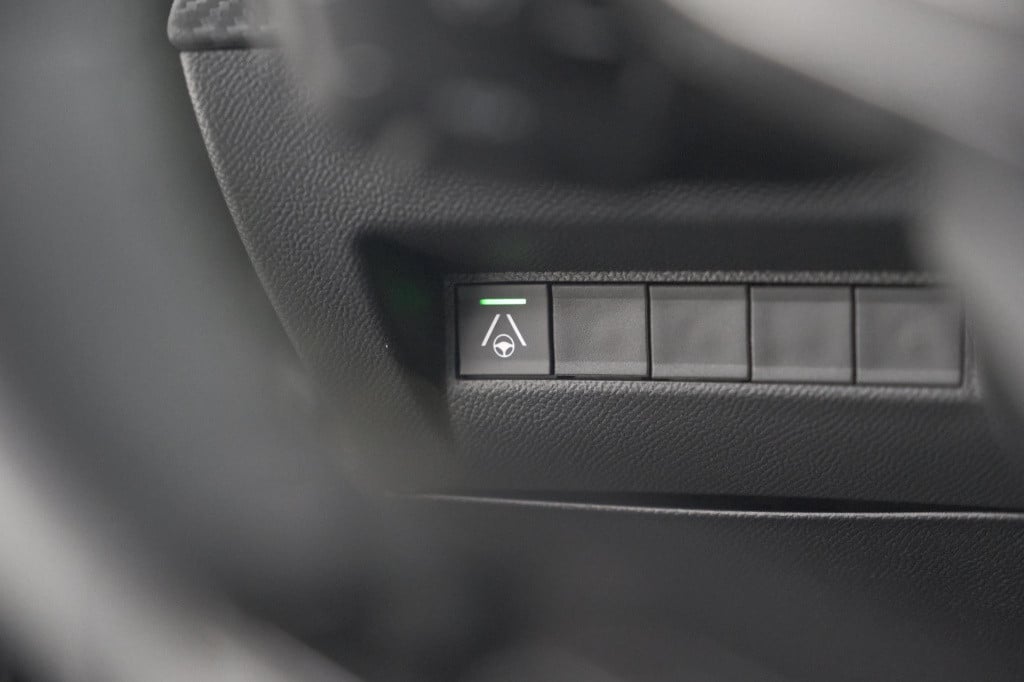 Peugeot 2008 puretech 130 eat8 gt | 360 camera | adaptieve cruise control |
