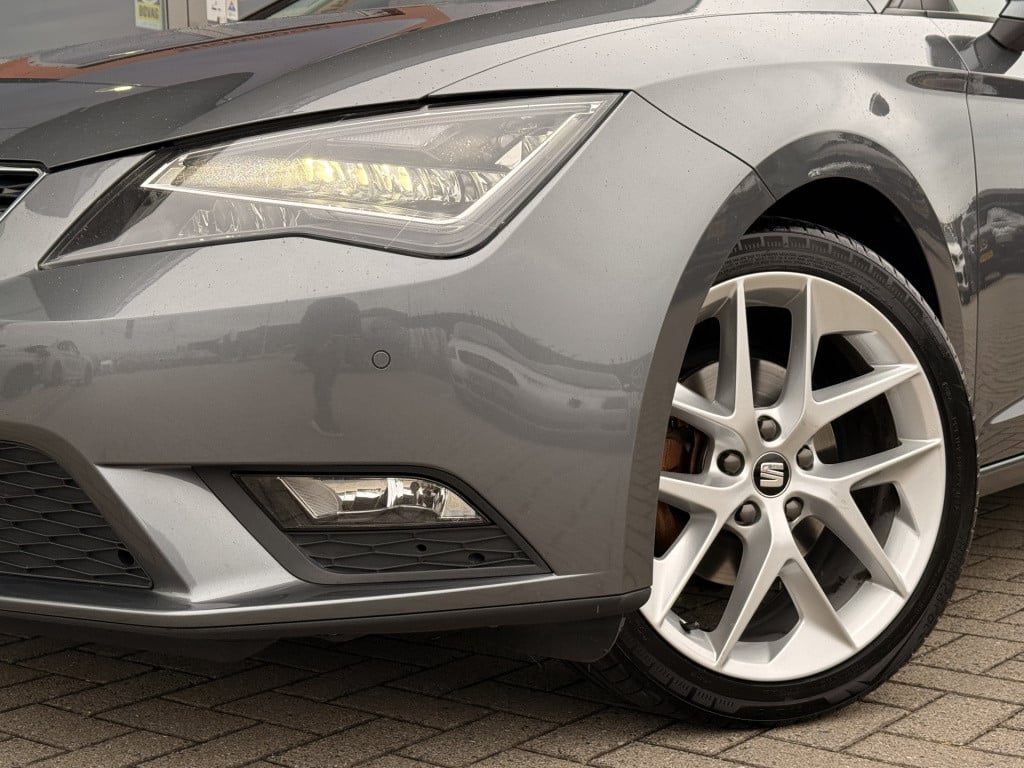 Seat Leon 1.0 ecotsi style connect | pano | camera | apple carplay | trekha