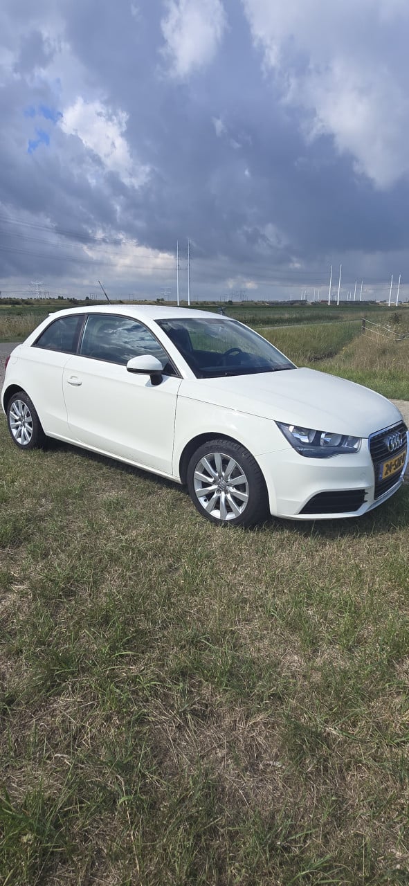 Audi A1 (1.2 TFSI CONNECT | NAVI | CRUISE).
