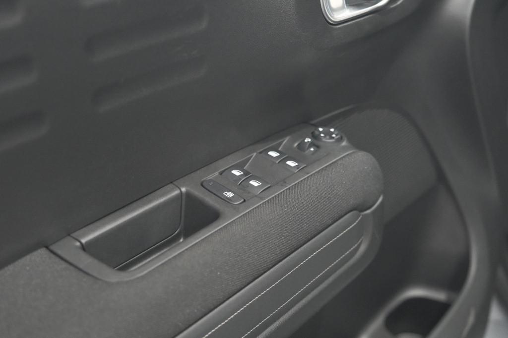 Citroen C3 Aircross puretech 130 eat6 shine | camera | navigatie | parkeers