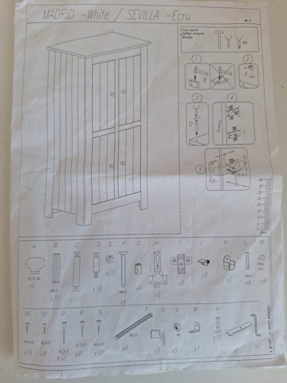Commode + kast + hangplak