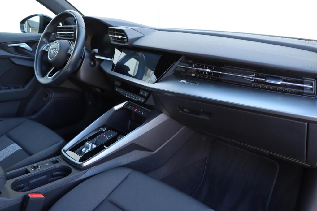 Audi A3 limousine 35 tfsi s-line edition 150pk s-tronic