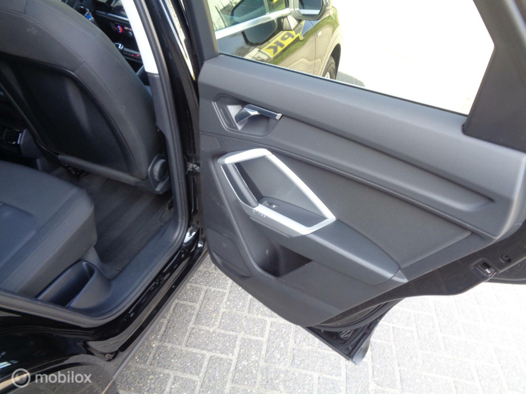 Audi Q3 35 tfsi sportback business/s-line/automaat/ecc/stoelverw/pdc/lm vel