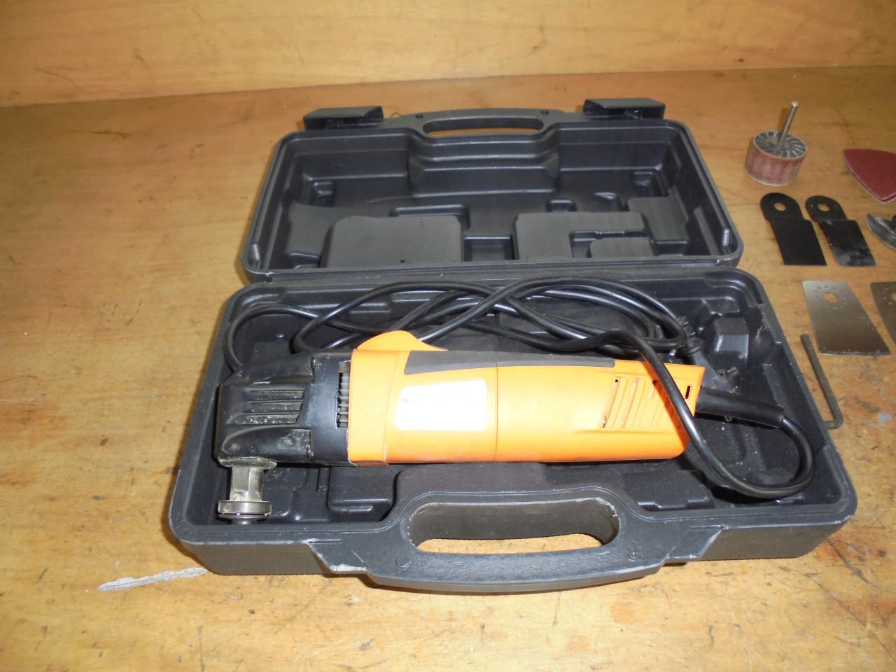 Multitool met diverse hulpstukken