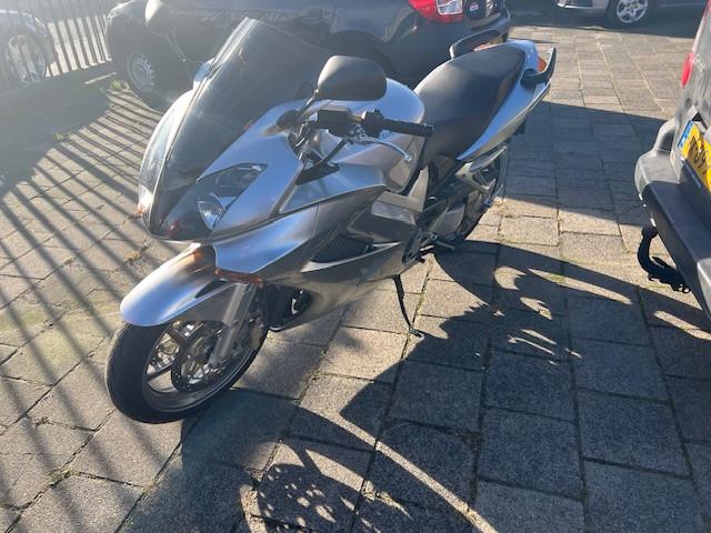 Honda VFR800 V-tec