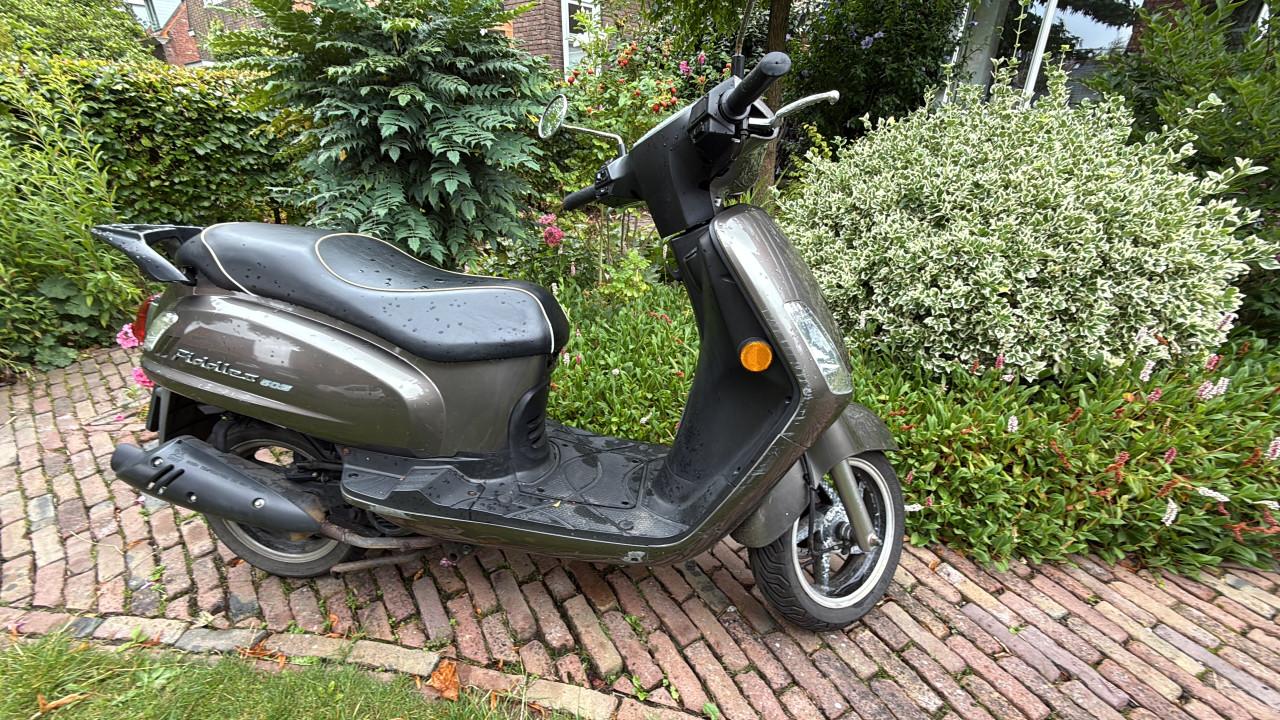 Sym Fiddle 2 scooter geel kenteken