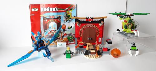 Lego Ninjago 10725: verloren tempel met Jay, Llyod en Zoltar.