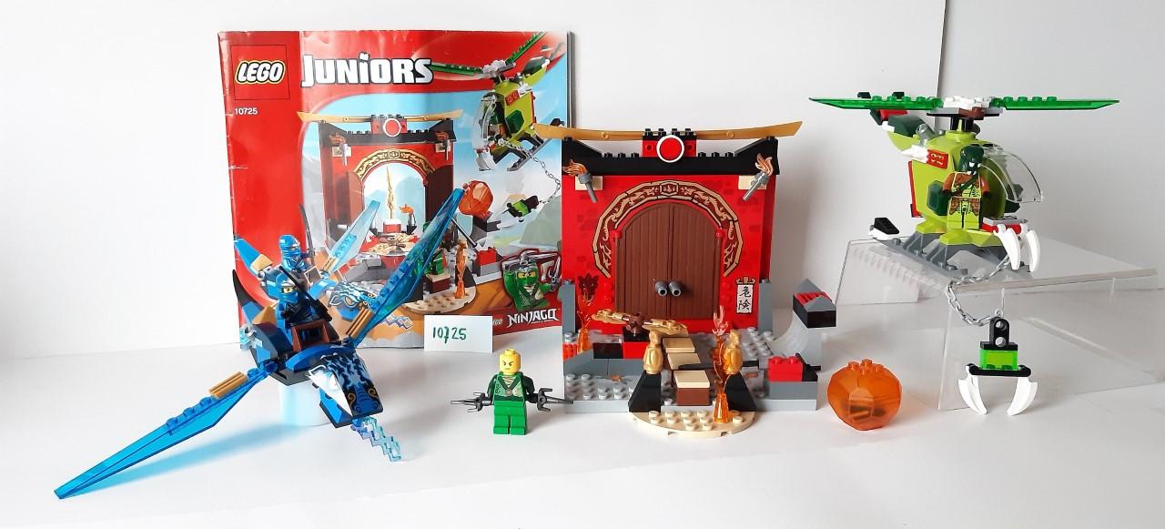 Lego Ninjago 10725: verloren tempel met Jay, Llyod en Zoltar.