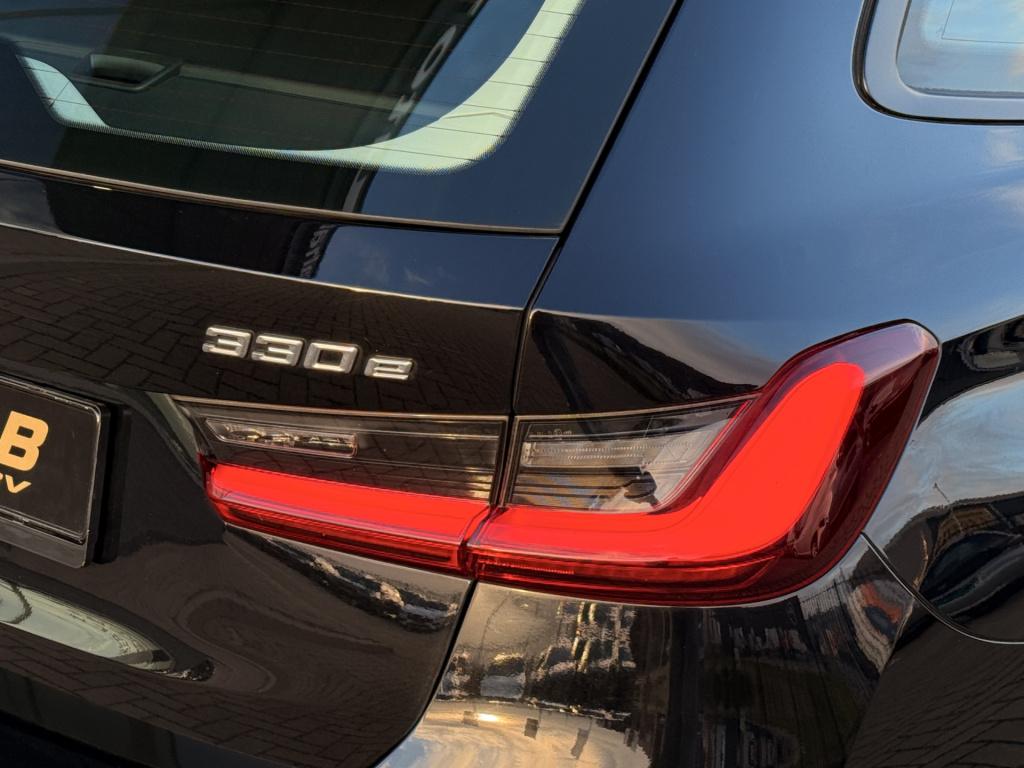 BMW 3-serie touring 330e | stoelverwarming | apple carplay | achteruitrijca