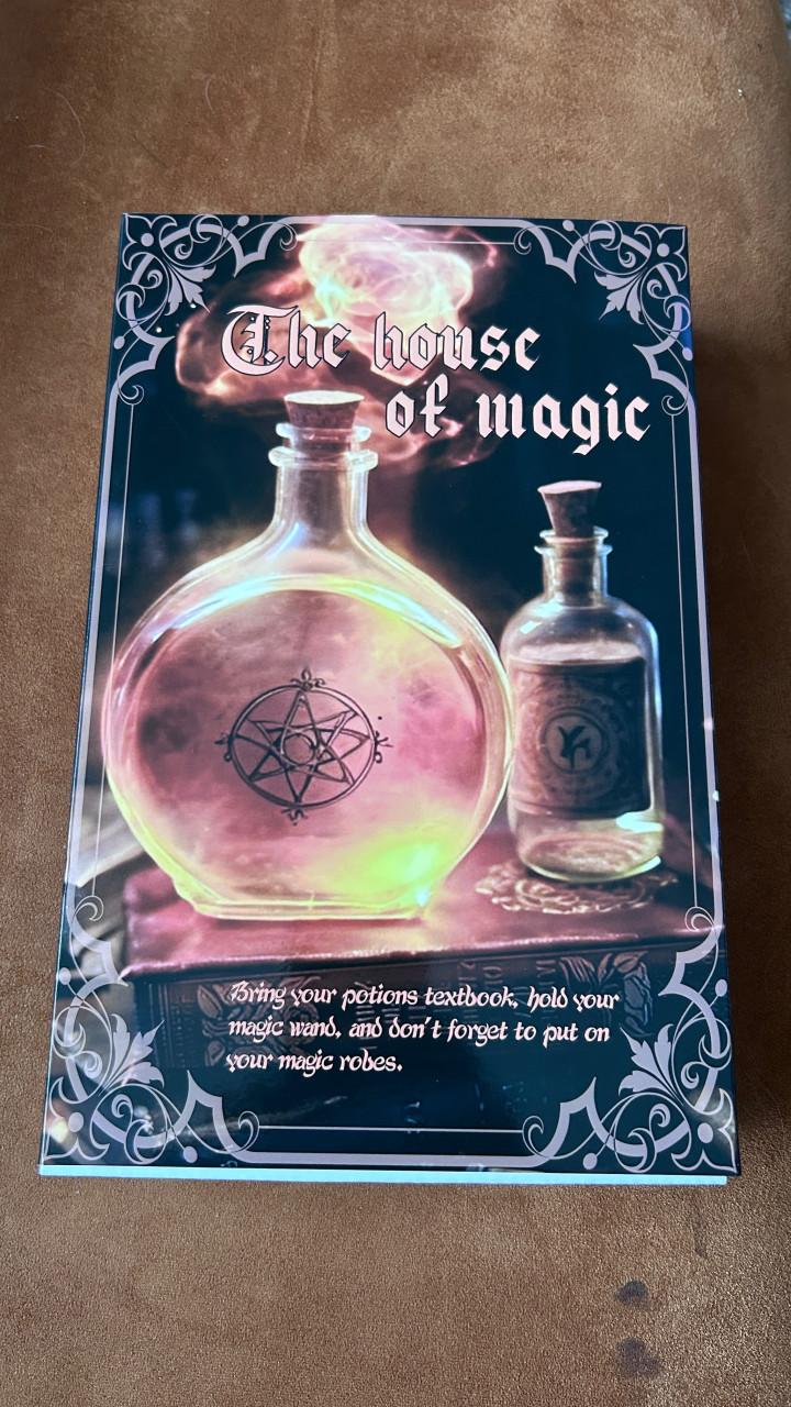 Book nook the house of magis