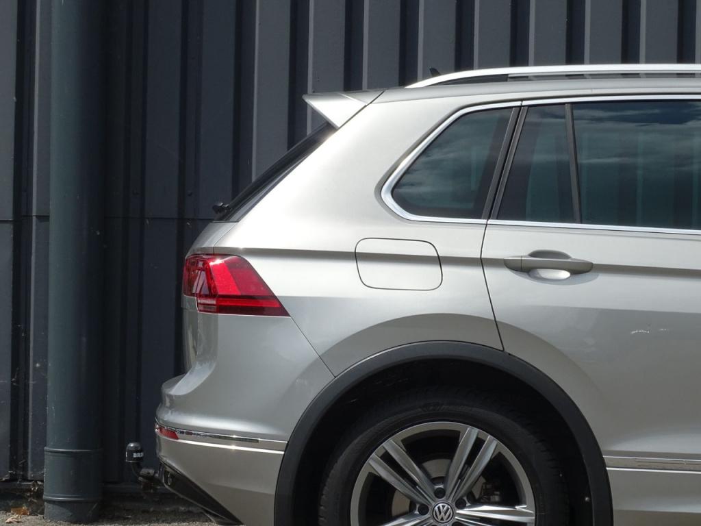 Volkswagen Tiguan 1.4 tsi act highline business r aut | r line | trekhaak |