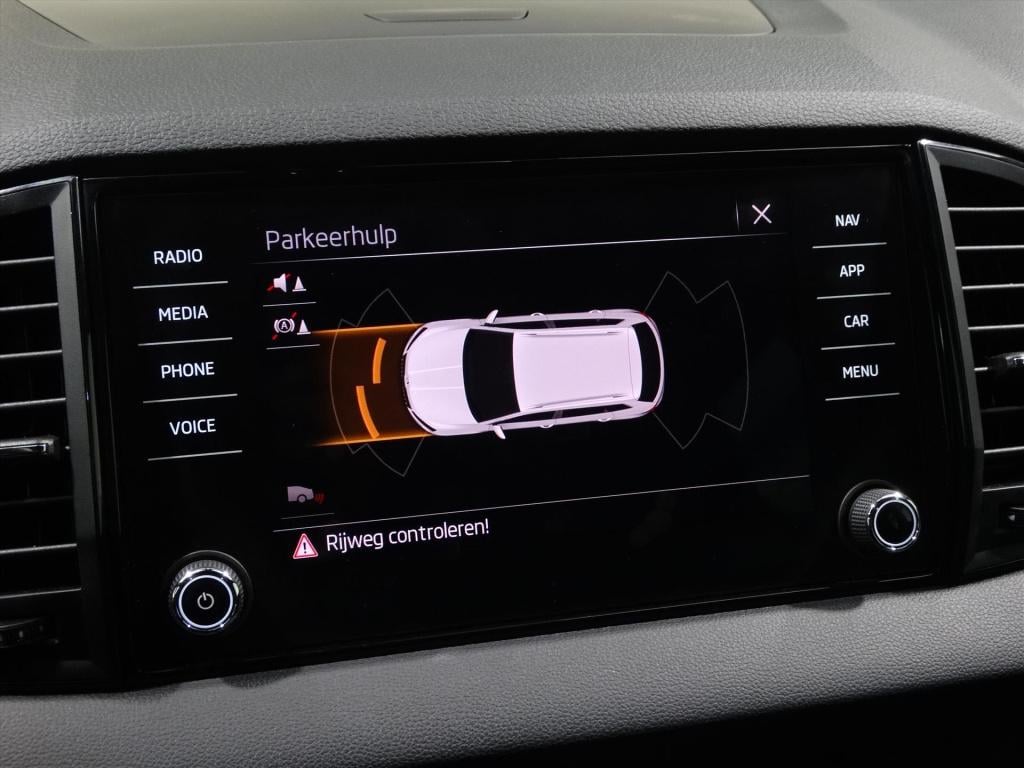 Skoda Karoq 1.5 tsi act greentech 150pk dsg-7 sportline business