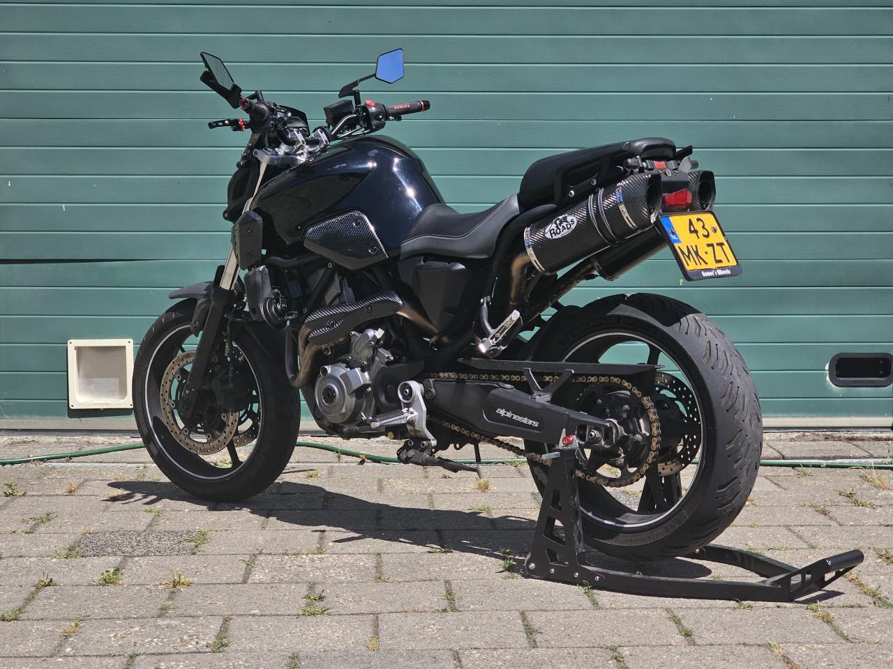 Yamaha MT-03 660cc 2009 - Veel carbon - Rijklaar - 35kW A2