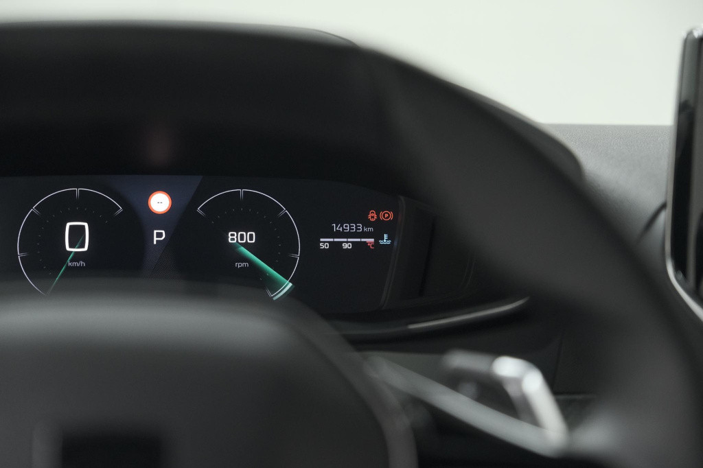 Peugeot 2008 puretech 130 eat8 allure | camera | navigatie | apple carplay 