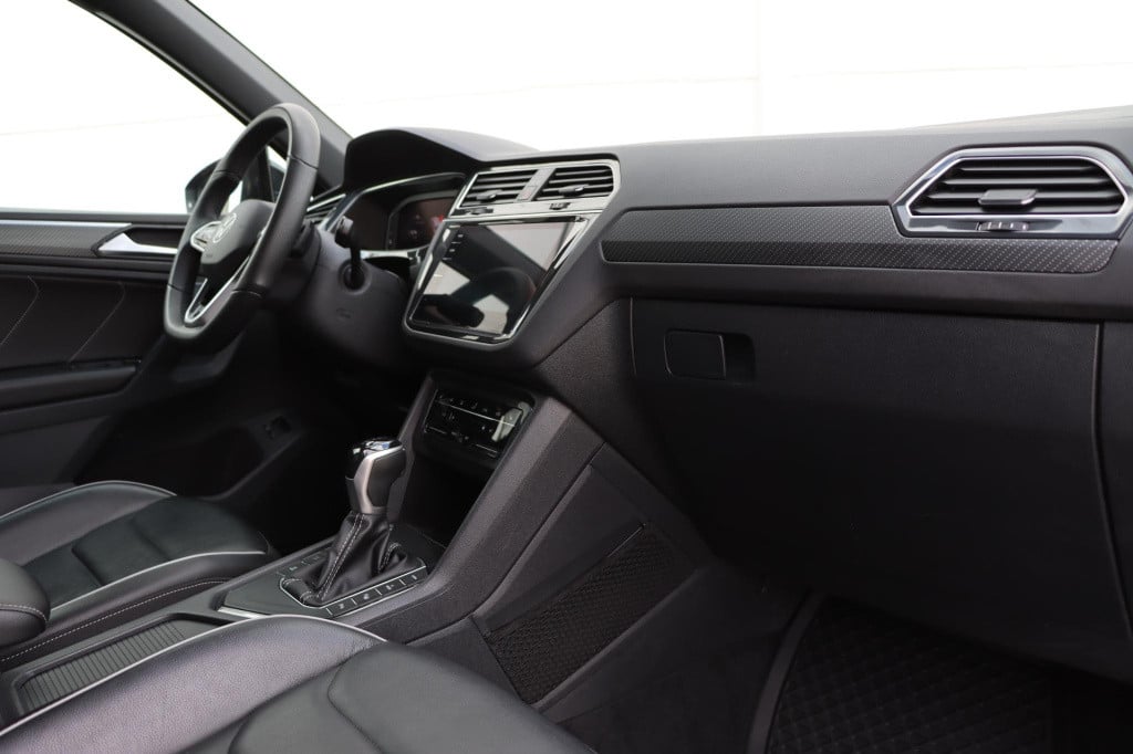 Volkswagen Tiguan 1.4 tsi ehybrid r-line business + 245pk dsg6