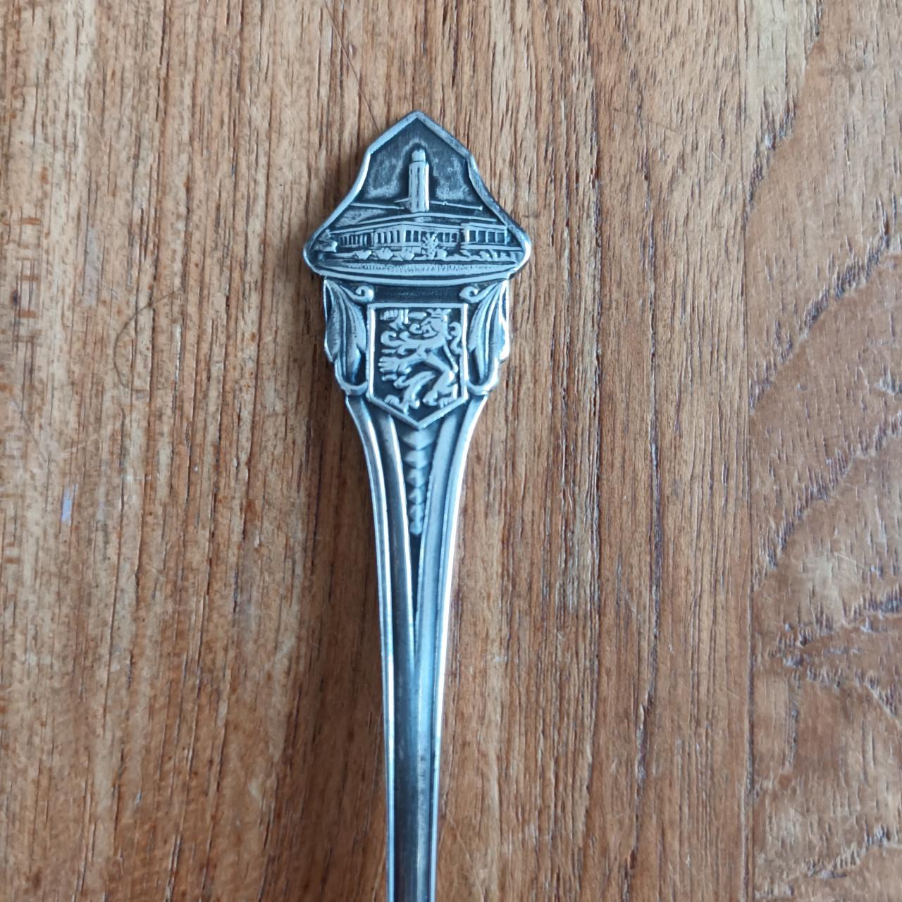 6 oude verzilverde verzamelaars lepeltjes