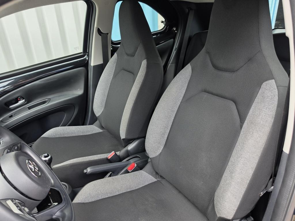Toyota Aygo x 1.0 vvt-i mt play | adap cruise contr| nap | nieuwe velgen & 