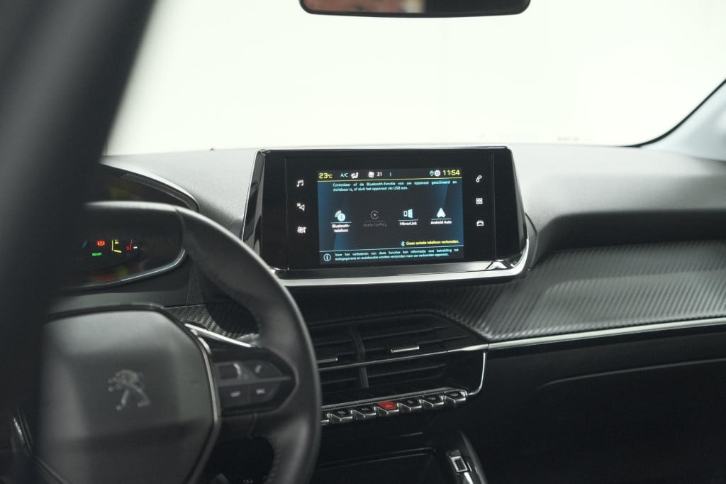 Peugeot 208 ev active pack 50 kwh | parkeersensoren | apple carplay | clima