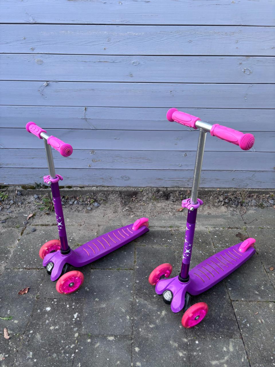 2 driewiel stepjes zo goed als nieuw