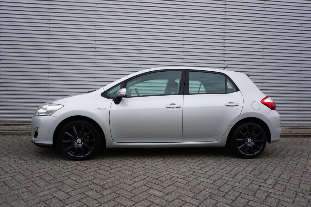 Toyota Auris 1.8 full hybrid aspiration automaat - airco / navi / cruise / 