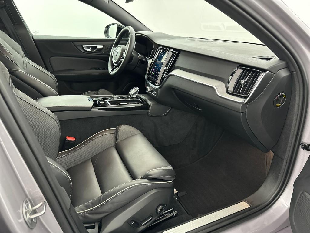 Volvo V60 t6 398pk recharge plus dark| adap.cruise| 360camera| trekhaak