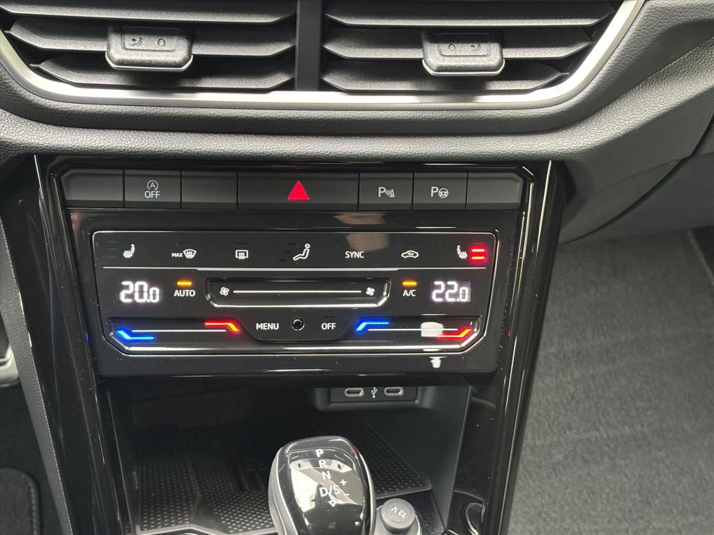 Volkswagen T-roc 1.5 tsi 150pk 7-dsg r-line| camera | keyless|unieke km sta