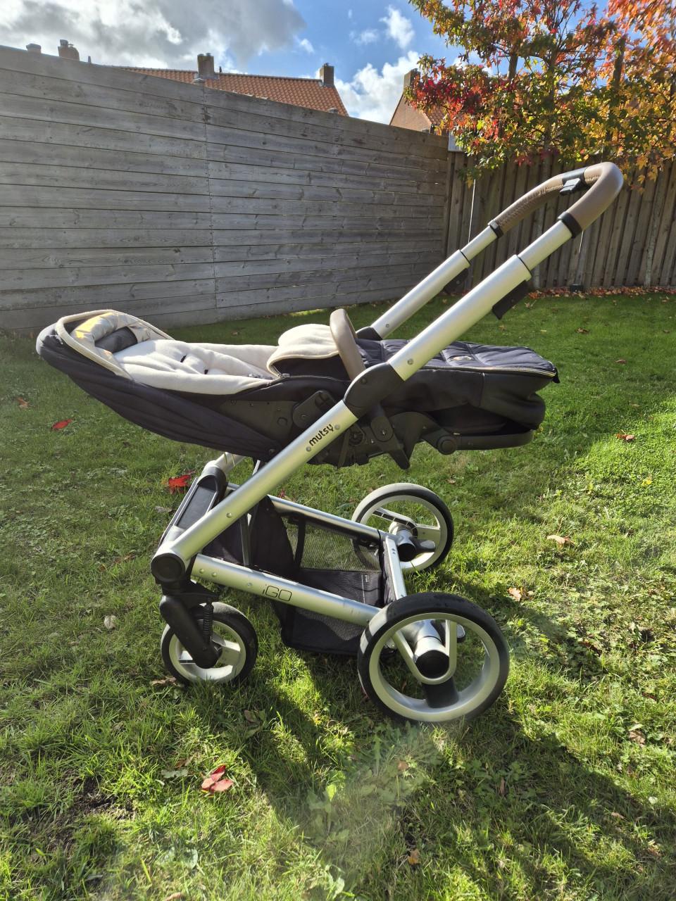 Mutsy Igo kinderwagen compleet