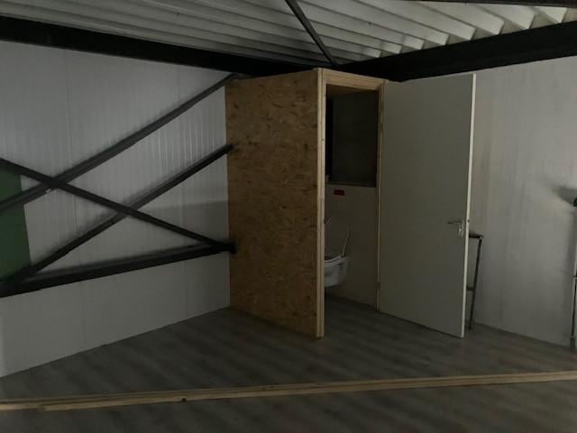 Te huur: BOVENVERDIEPING 45m2 bedrijfspand Mortiere Middelburg 345 euro