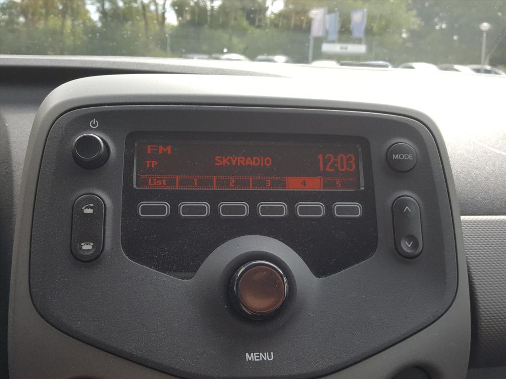 Peugeot 108 1.0 e-vti 72pk 5d active | airco | radio | bluetooth | bellen &