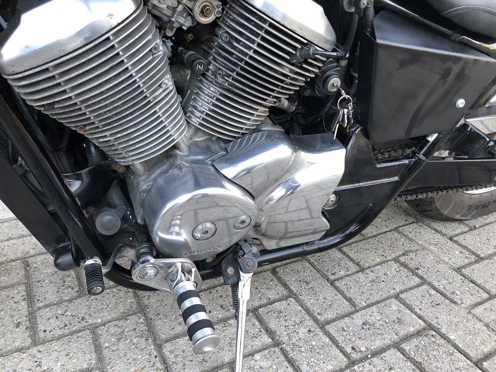 Honda VT750C2, licht verbouwde chopper uit 1997, geschikt voor A2, €2295,-