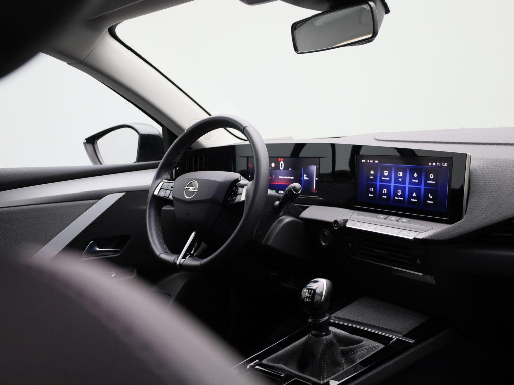 Opel Astra 1.2 edition | navigatie | climate control | parkeersensoren | le