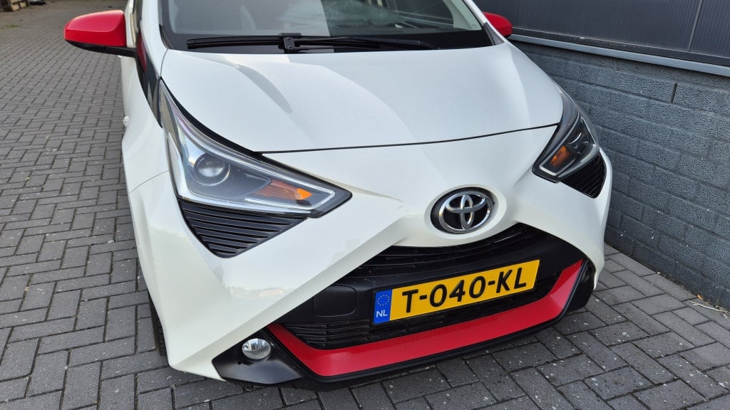 Toyota Aygo 1.0 vvt-i x-cite*automaat*airco*camera*apple-carplay*android*