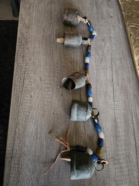 Mooie vintage originele rustieke koebellen met kralentouw