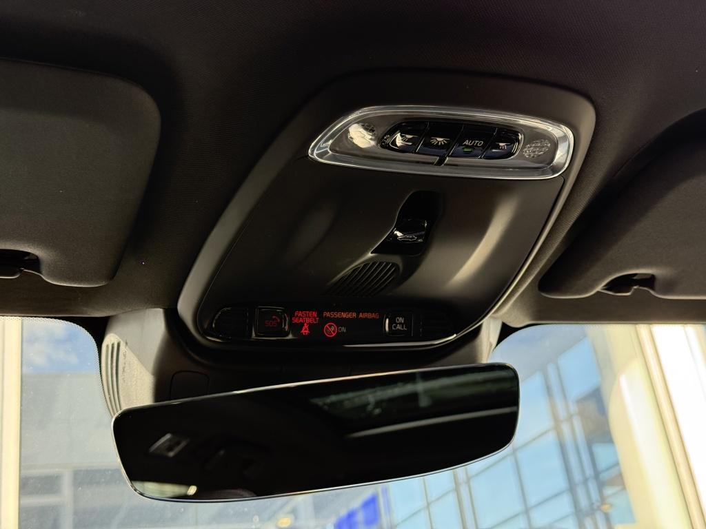 Volvo V60 t6 340pk recharge r-design| panodak| adap.cruise| 360camera| awd