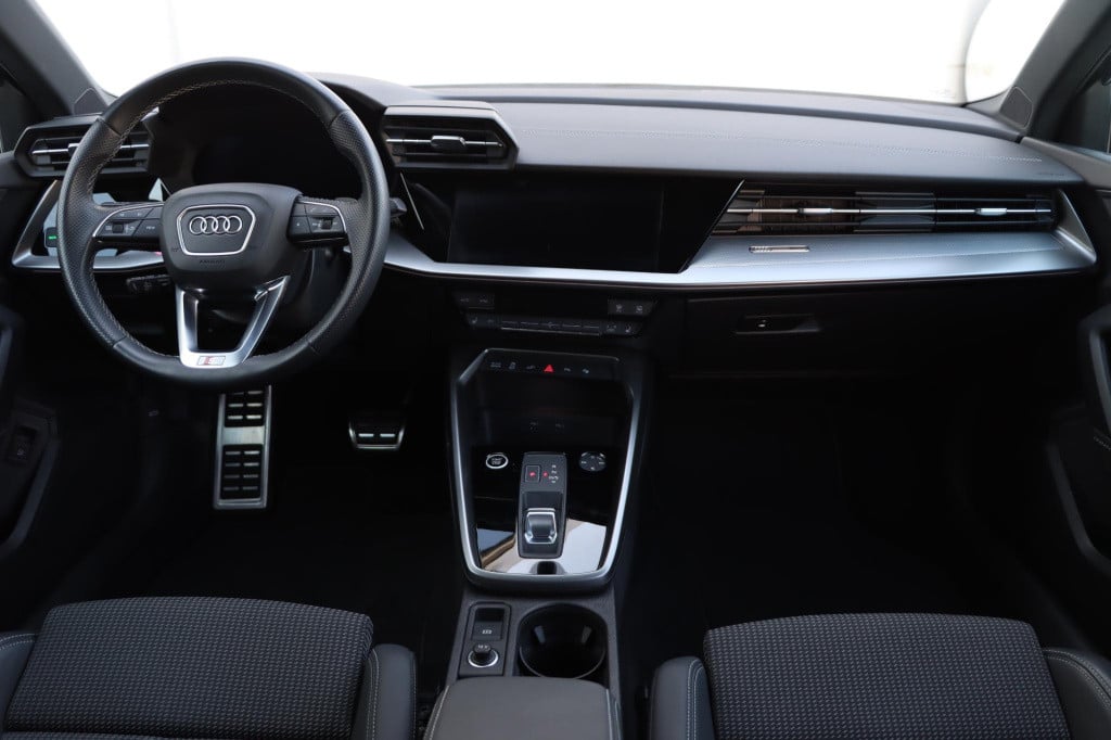Audi A3 sportback 40 tfsi e s edition 204pk s-tronic